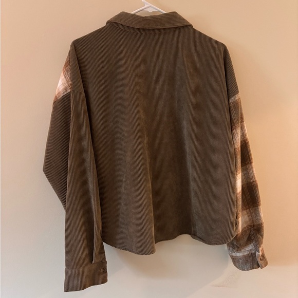 Blu Pepper Plaid Button Down Shirt - Picture 2 of 3